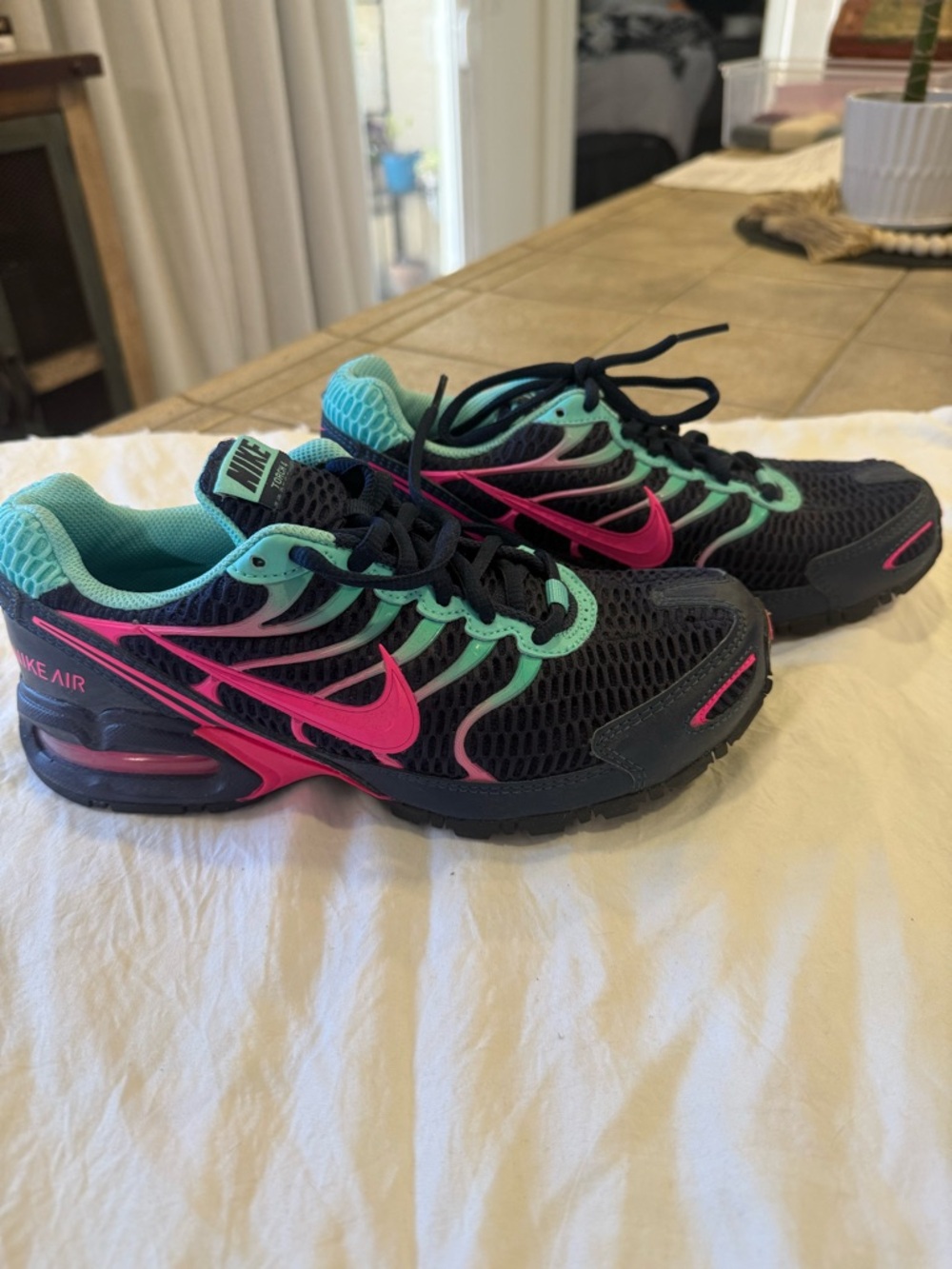 Nike Torch 4 Sneakers in Navy, Teal & Pink - Picture 4 of 5